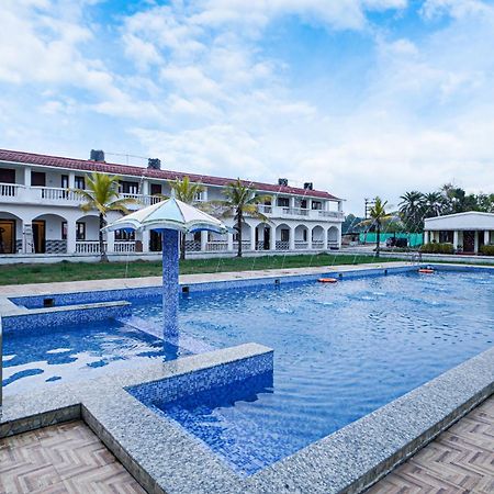 Silver Sand Eco Resort !! Beachfront !! With Biggest Pool And Huge Open Area !! Ideal For Weddings !! Couple Friendly !! Мандармані Екстер'єр фото