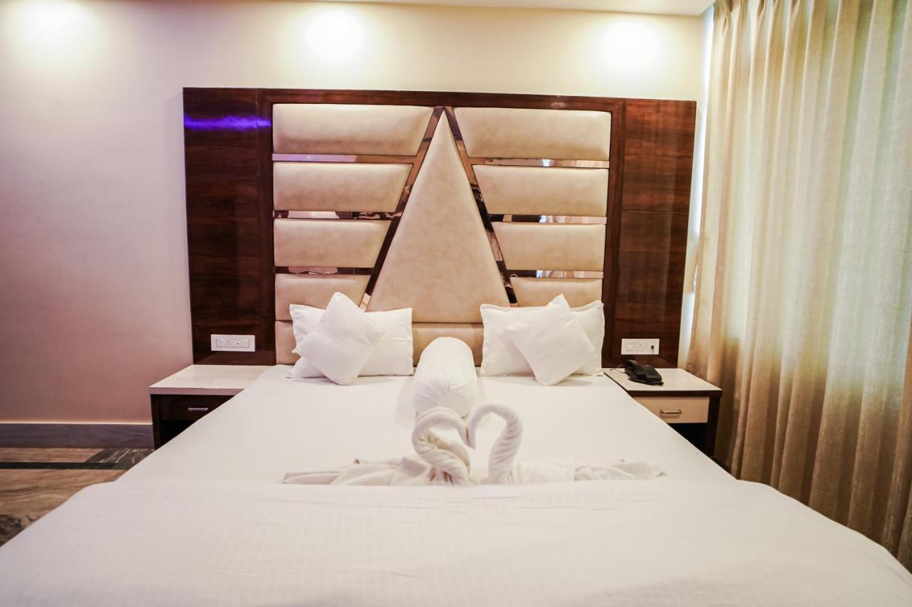 Silver Sand Eco Resort !! Beachfront !! With Biggest Pool And Huge Open Area !! Ideal For Weddings !! Couple Friendly !! Мандармані Екстер'єр фото