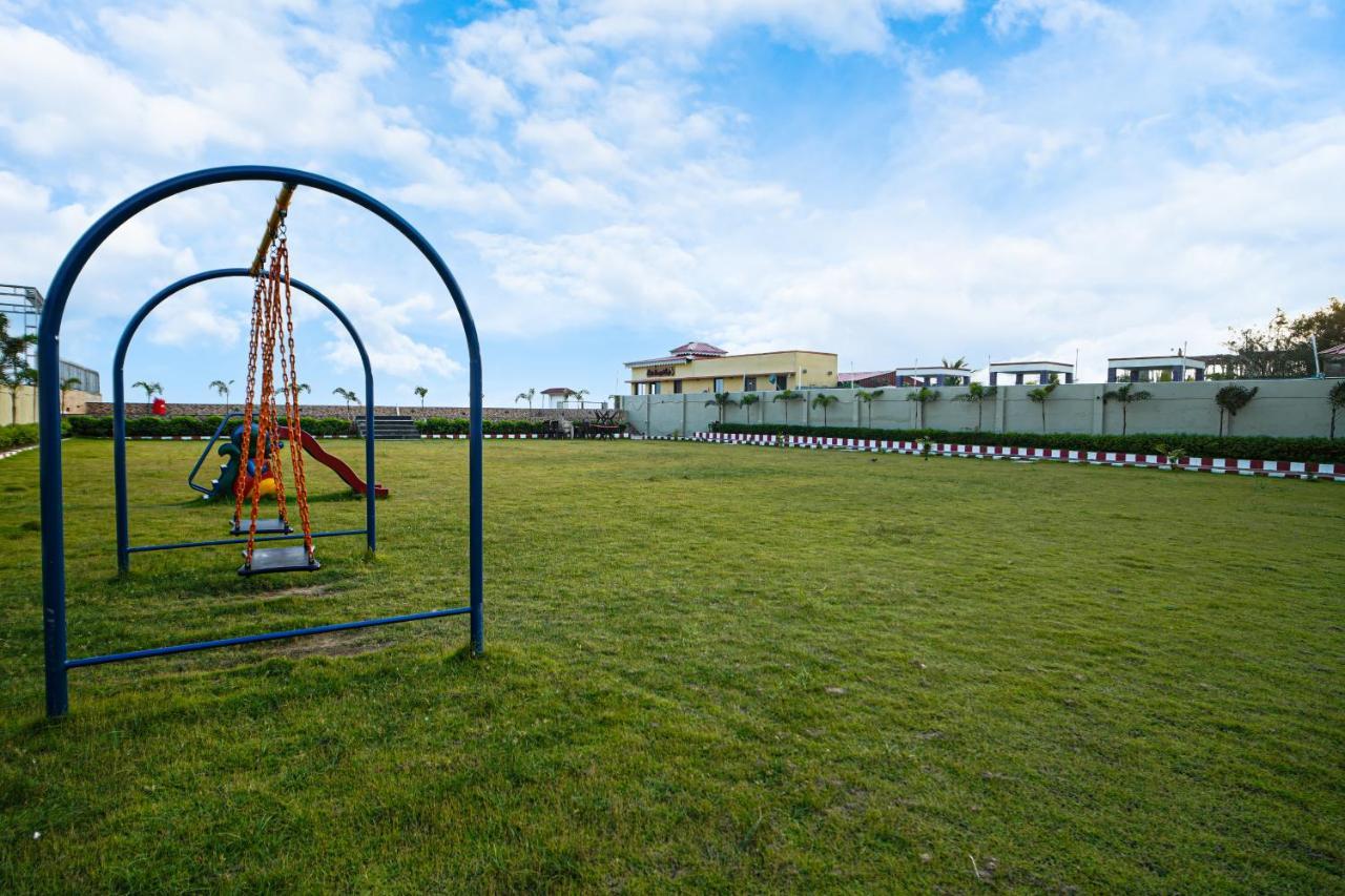 Silver Sand Eco Resort !! Beachfront !! With Biggest Pool And Huge Open Area !! Ideal For Weddings !! Couple Friendly !! Мандармані Екстер'єр фото