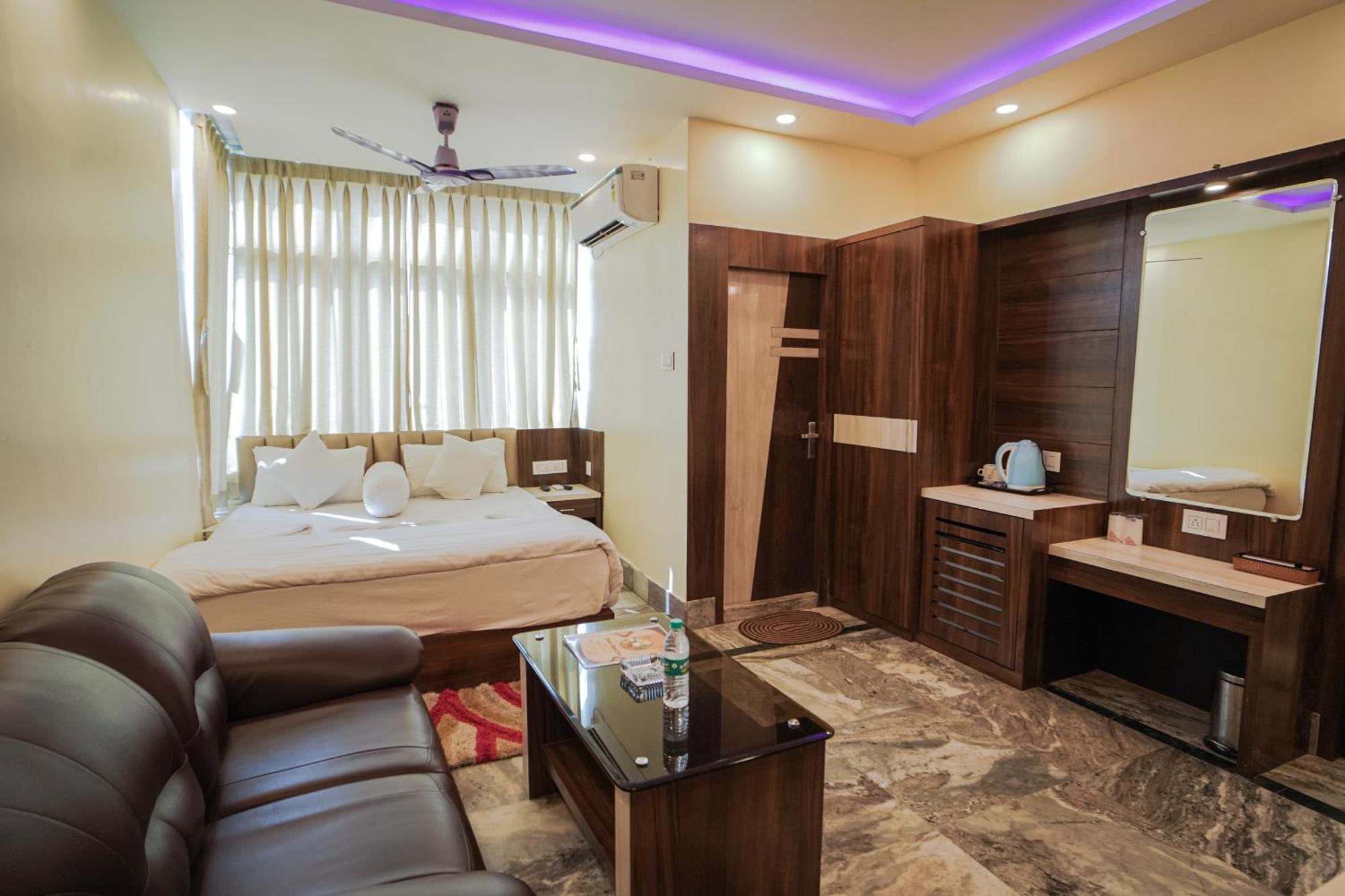 Silver Sand Eco Resort !! Beachfront !! With Biggest Pool And Huge Open Area !! Ideal For Weddings !! Couple Friendly !! Мандармані Екстер'єр фото